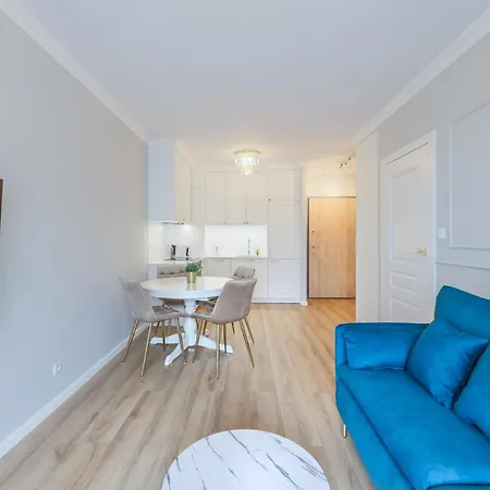 Glamour Golden Leaf Apartment